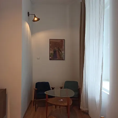 Srodmiescie 3